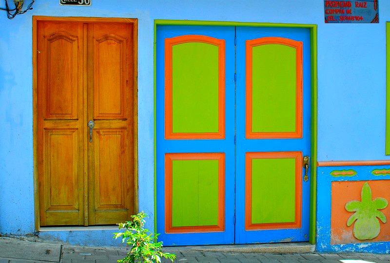 Guatape colourful building